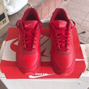 I’m selling these Air Max 90’s